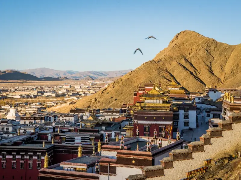 Shigatse + Tashilhunpo Monastery Deep Guide: Tibet's Second City, Done Right